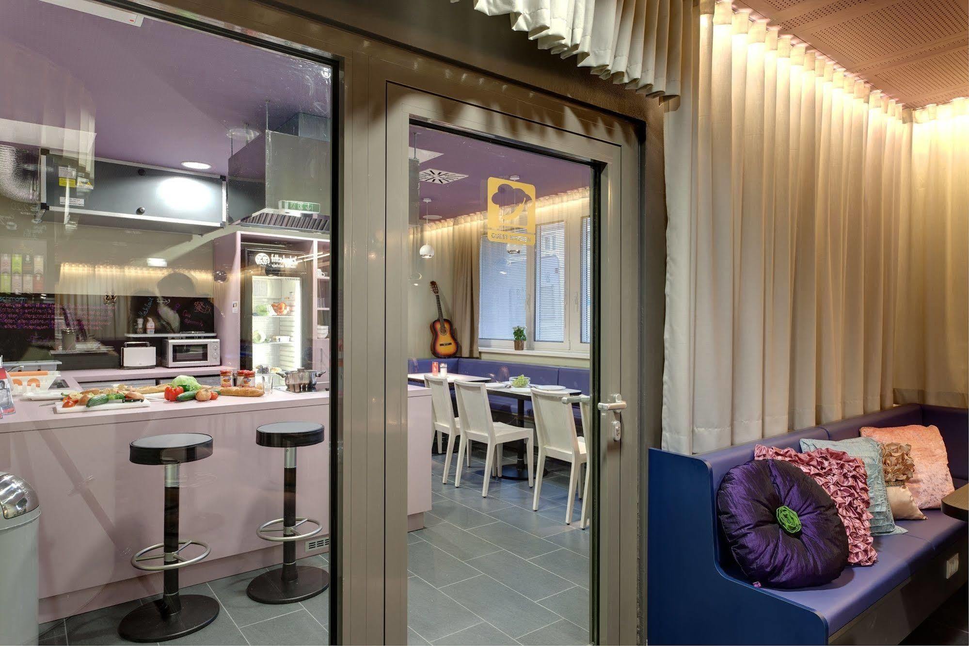 Meininger Downtown Sissi Hotel 3*
