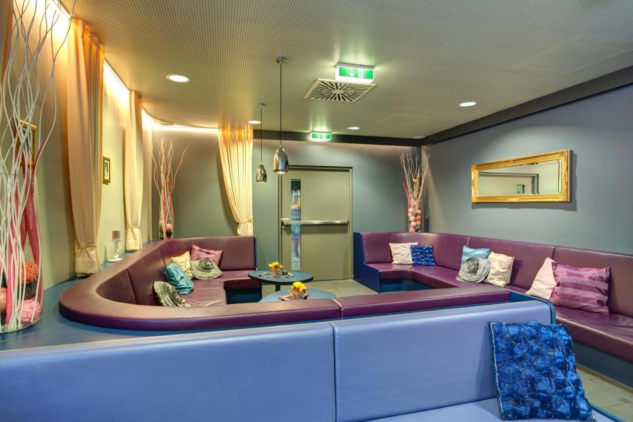 Meininger Downtown Sissi Hotel 3*