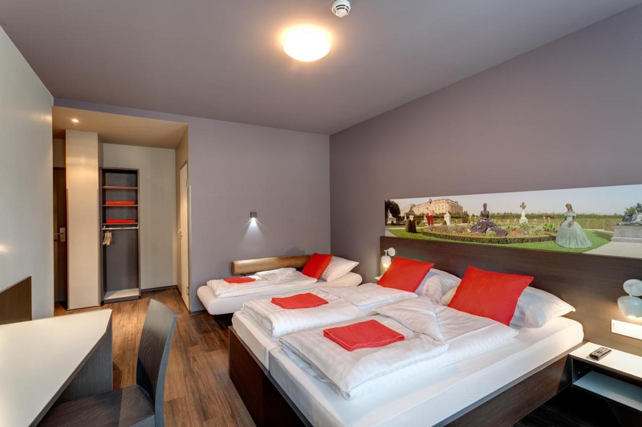 Meininger Downtown Sissi Hotel 3*